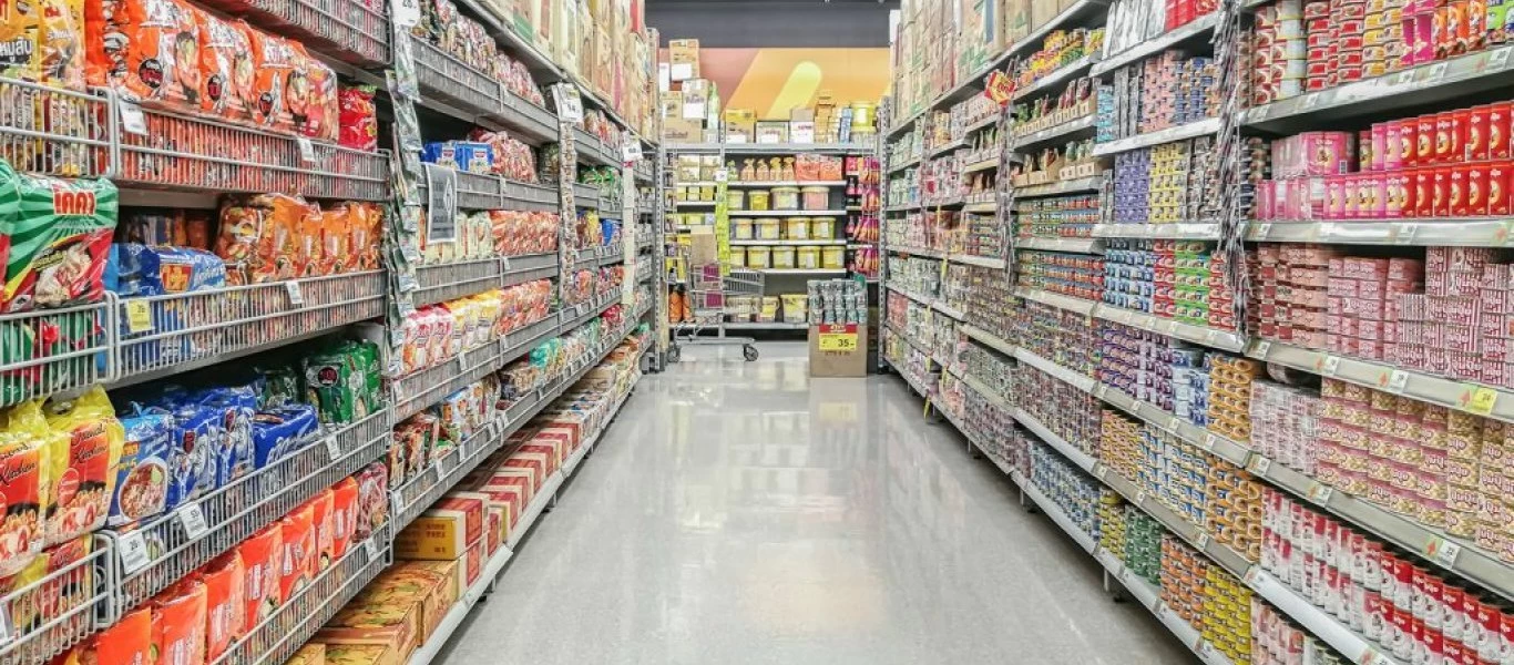 Ο κορωνοϊός εκτόξευσε το χονδρεμπόριο - Αυτά είναι τα προϊόντα που ξεπουλάνε